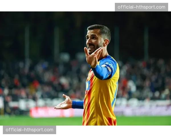 瓦伦西亚队长加亚完成职业生涯500场里程碑