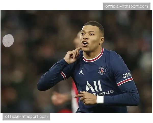 法甲：巴黎圣日耳曼4-2逆转，姆巴佩帽子戏法，其中两球为点球